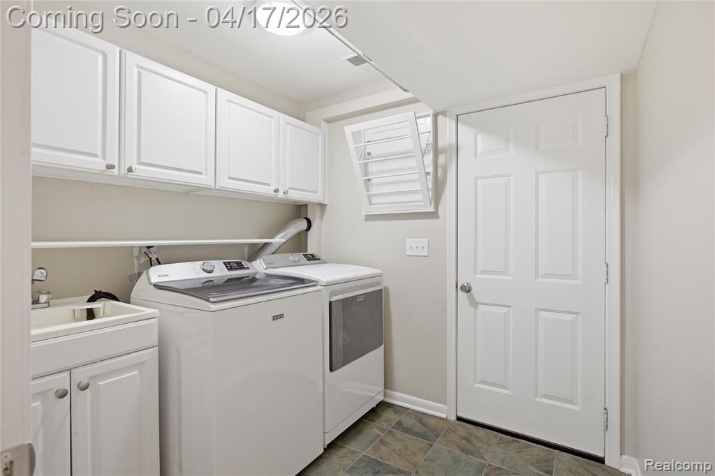 3389 Shawnee Lane, Waterford, MI 48329 — Photo 24