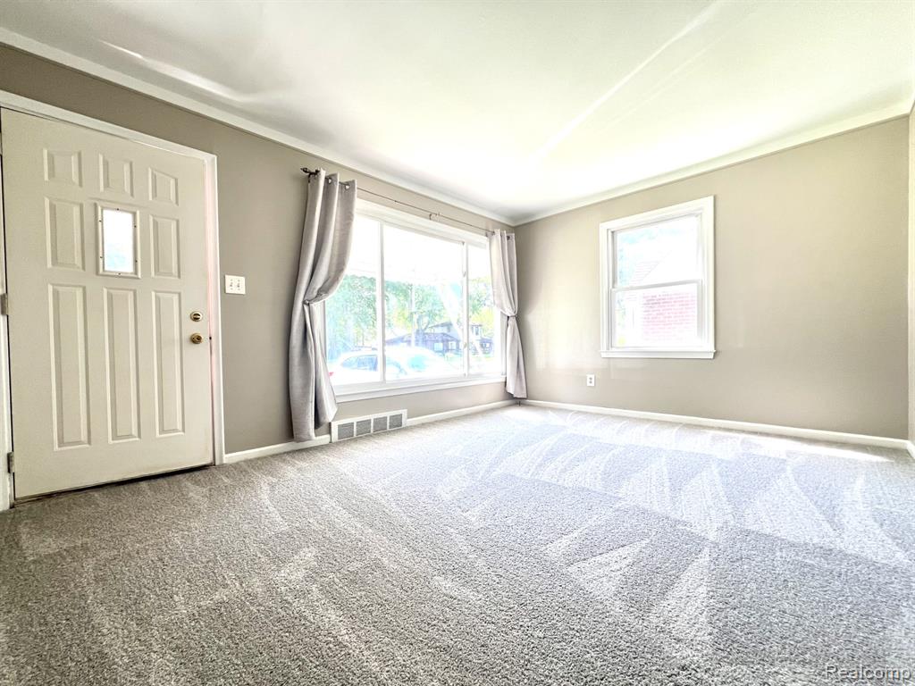 18475 Dalby, Redford, MI 48240 — Photo 2