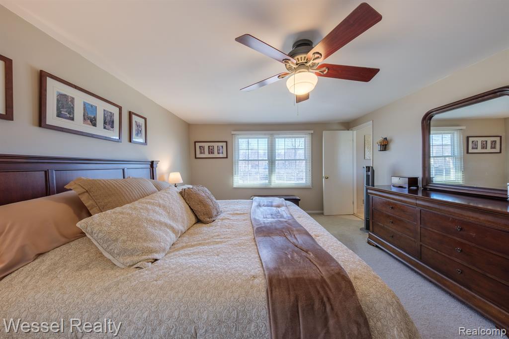 47829 BEN FRANKLIN Drive, Shelby Twp, MI 48315 — Photo 26