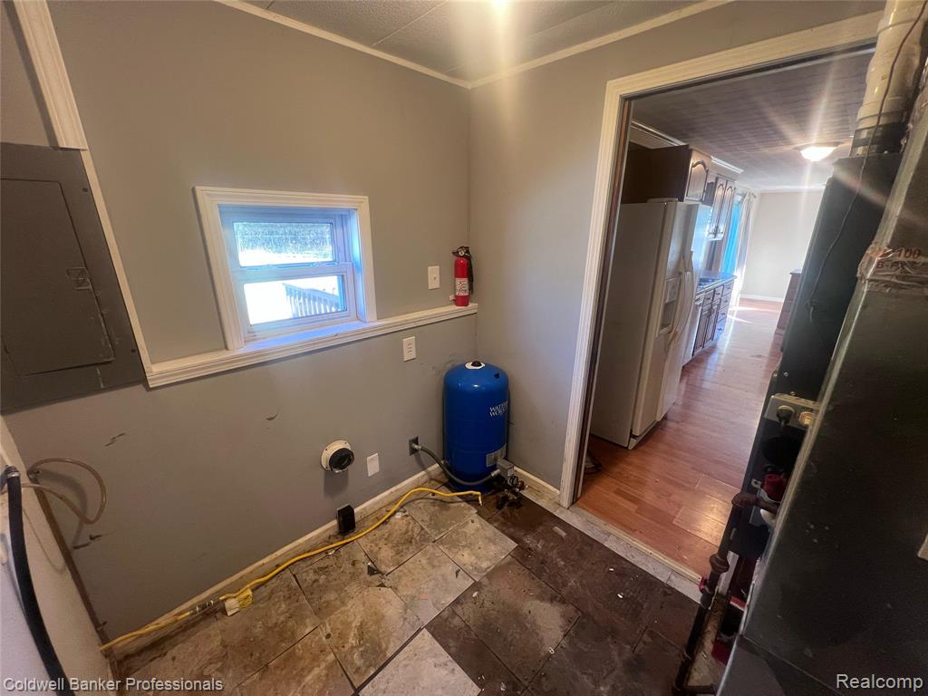 904 Rowland Road, Leonard, MI 48367 — Photo 19