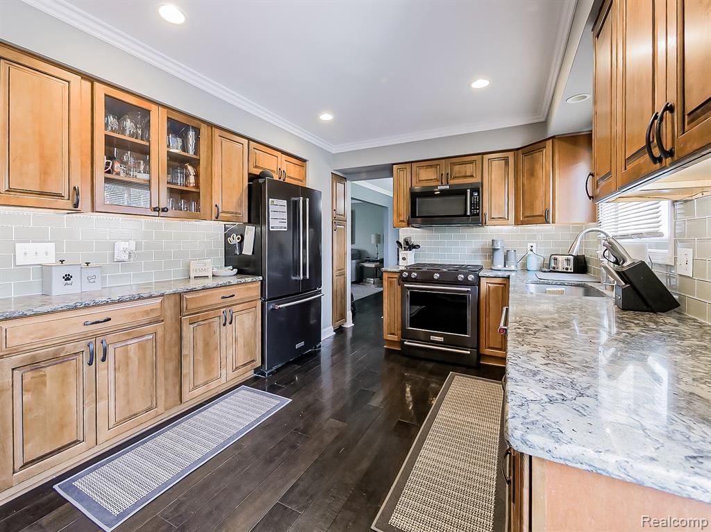 25911 Buckminster Drive, Novi, MI — Photo 6