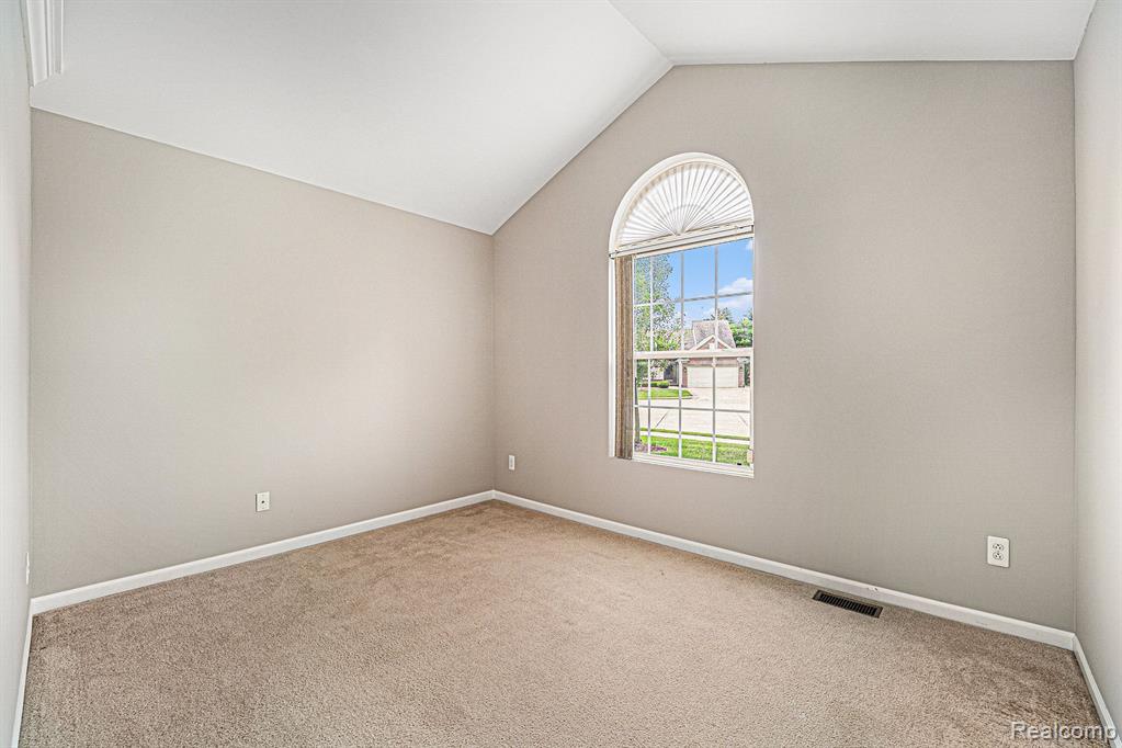 52850 Sable Drive, Unit #26, Macomb, MI 48042 — Photo 17