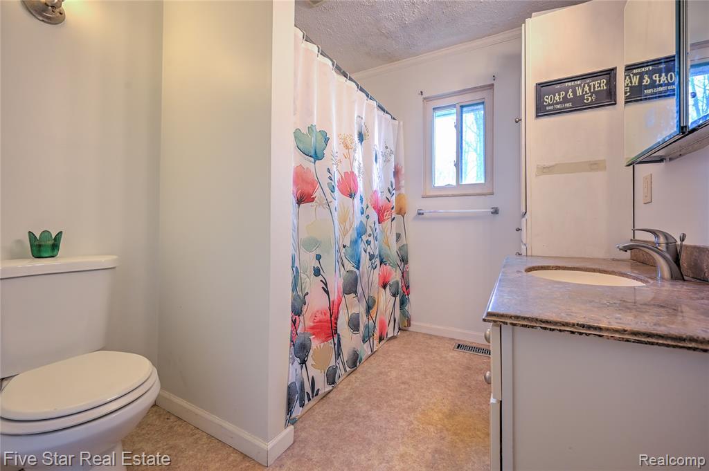 12335 Big Lake Road, Davisburg, MI 48350 — Photo 27