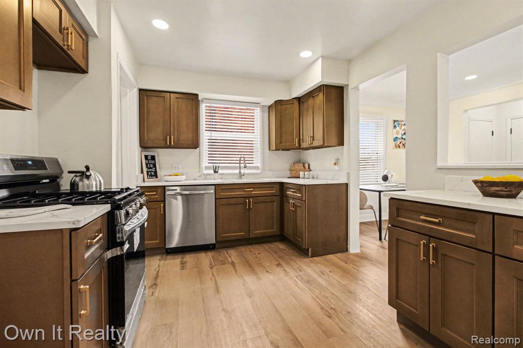 15574 Fox, Redford, MI 48239 — Photo 13