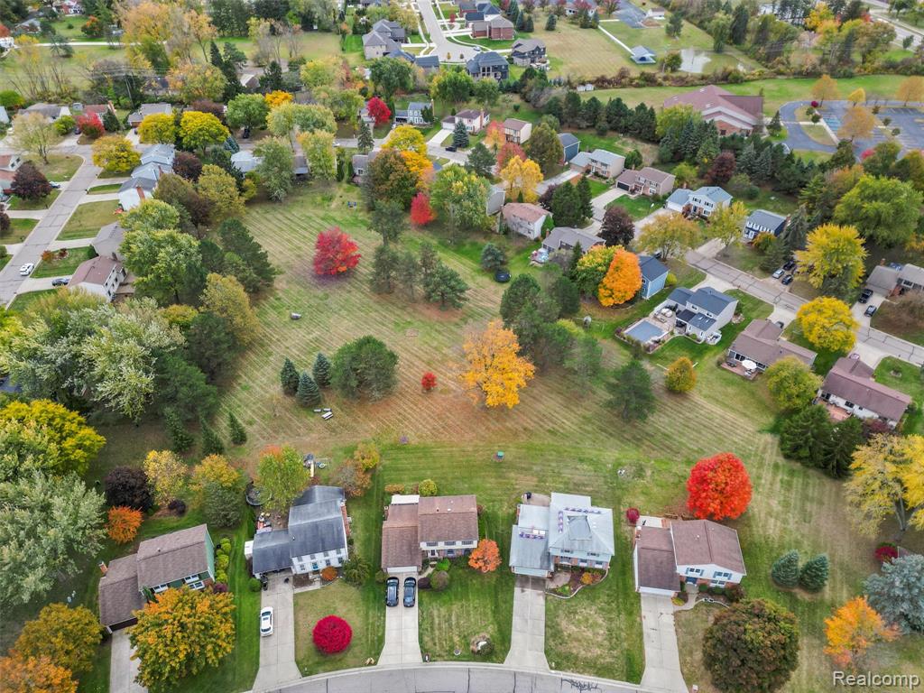 864 Dressler Lane, Rochester Hills, MI 48307 — Photo 48