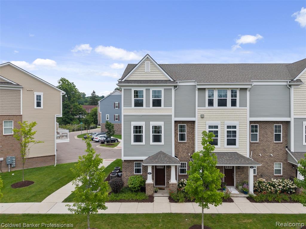 605 Jenny Way, 12, Brighton, MI 48116 — Photo 2
