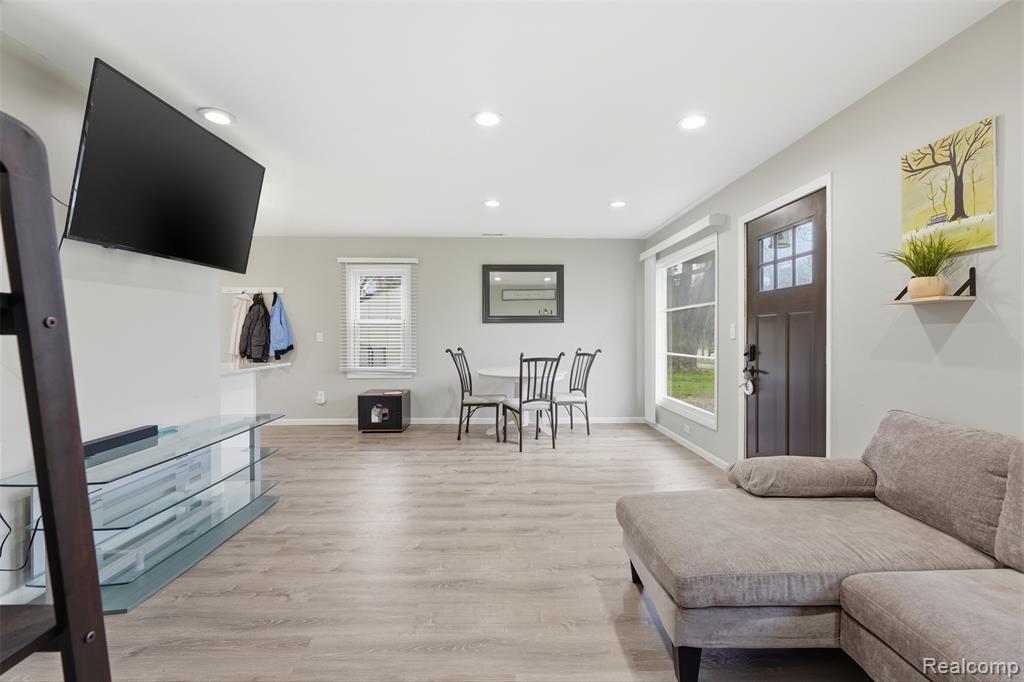 2937 E Walton Blvd, Auburn Hills, MI 48326 — Photo 7