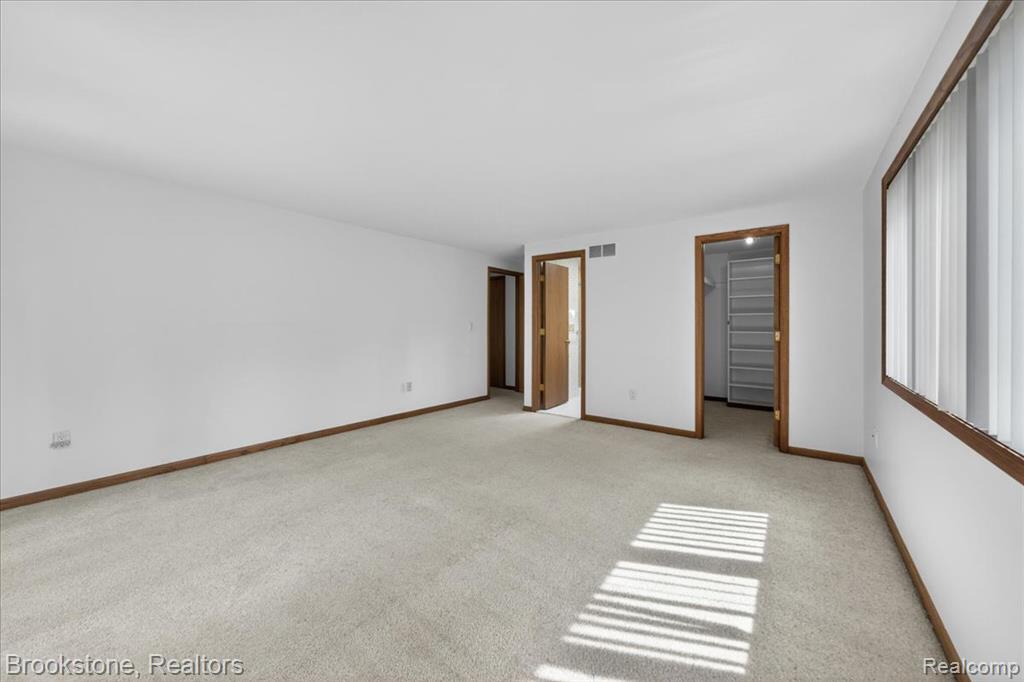 2610 Vanel Court, West Bloomfield, MI 48324 — Photo 34