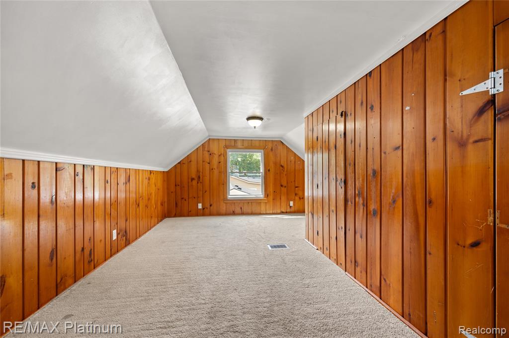 709 Elmwood Drive, Fenton, MI 48430 — Photo 21