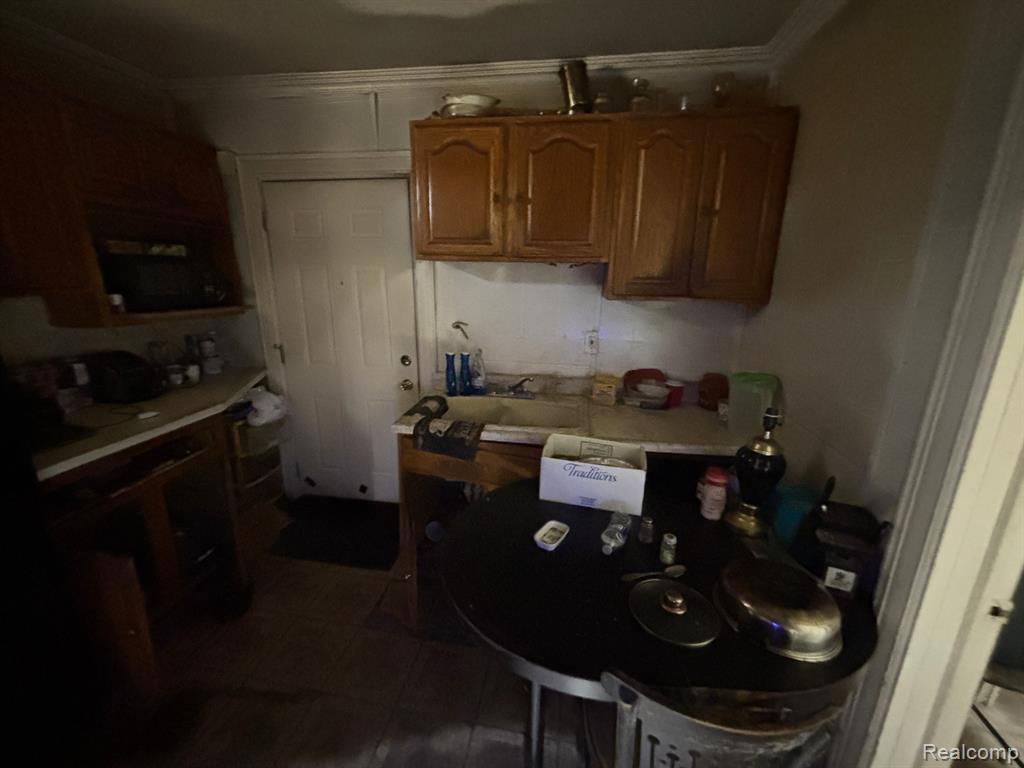 5572 CADILLAC Avenue, Detroit, MI 48213 — Photo 9