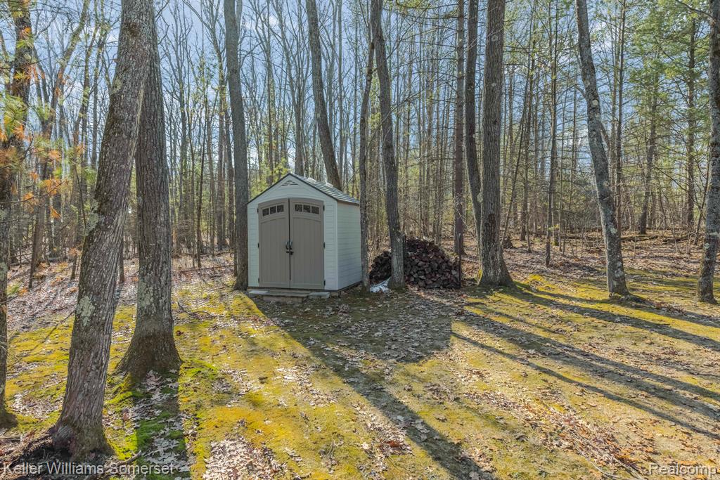 428 CRYSTAL Lane, Roscommon, MI 48653 — Photo 34