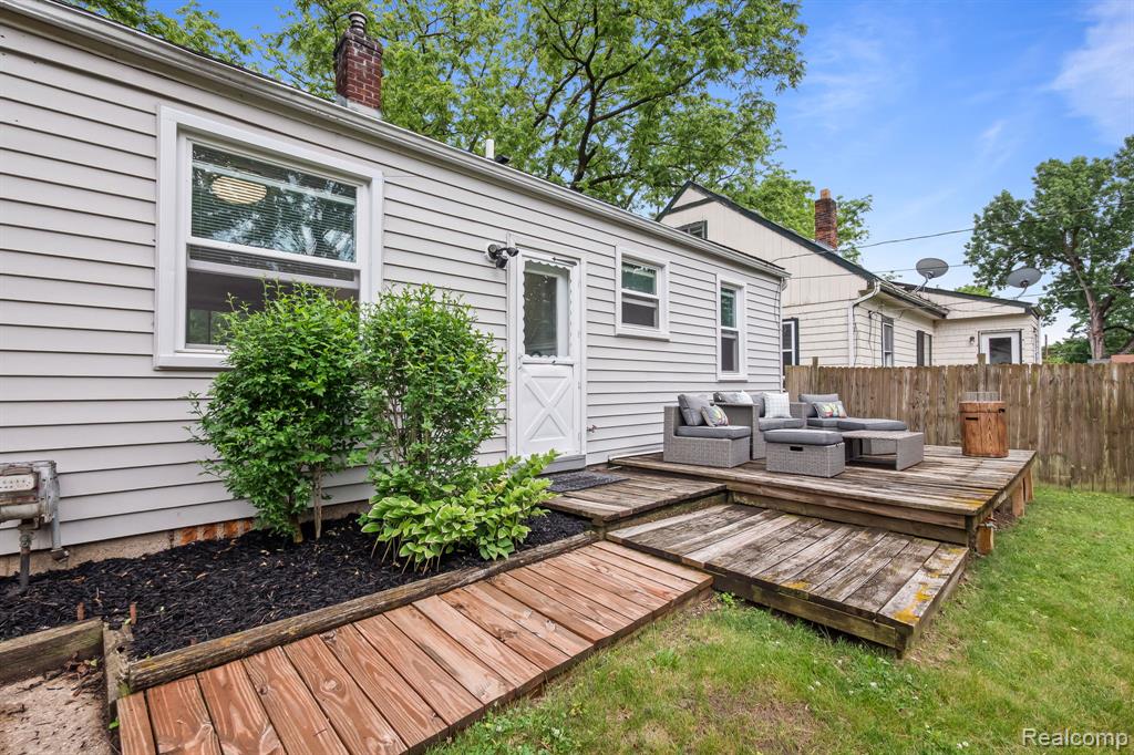 94 S Tilden Avenue, Waterford, MI 48328 — Photo 20