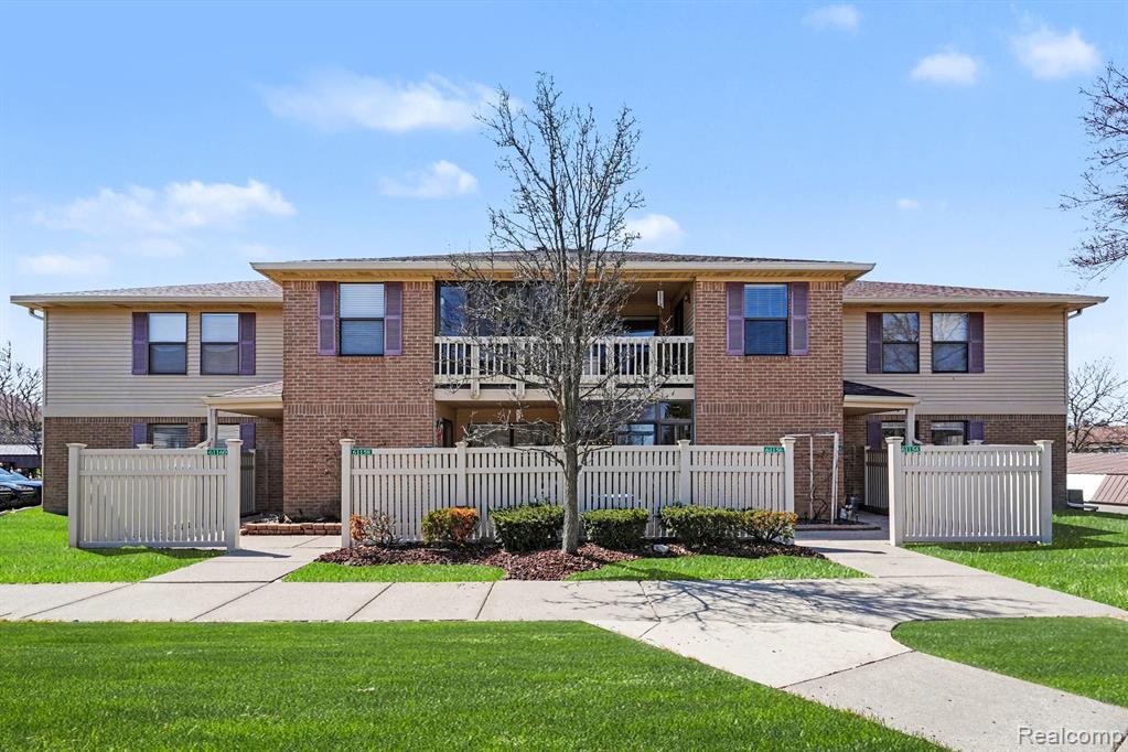 61154 Greenwood Drive, South Lyon, MI 48178
