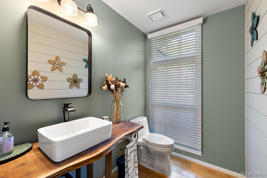 733 LONGFORD Drive, Rochester Hills, MI 48309 — Photo 31
