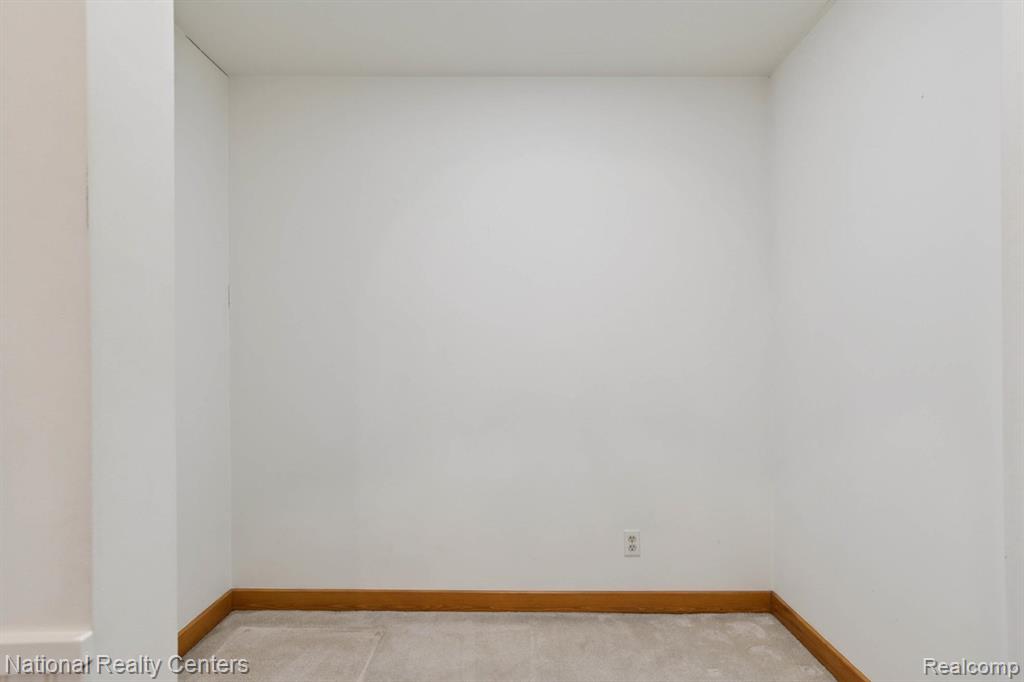 5621 Eastman Boulevard, West Bloomfield, MI 48323 — Photo 44