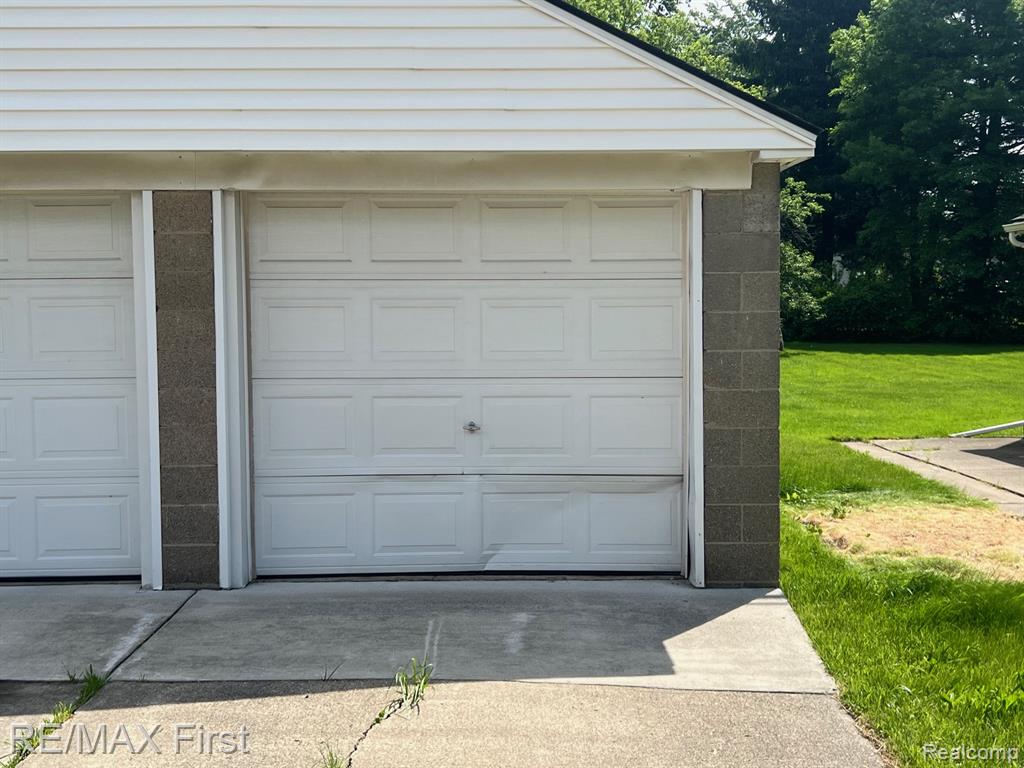 552 LAPRAIRIE Street, Ferndale, MI 48220 — Photo 11