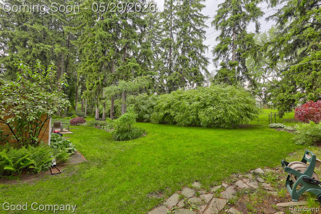 1371 Winchcombe Drive, Bloomfield Hills, MI 48304 — Photo 33