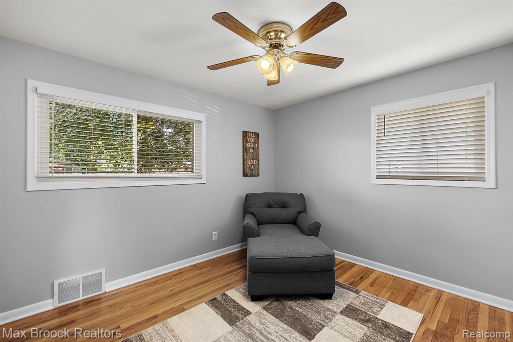 9060 HEADLEY Drive, Sterling Heights, MI 48314 — Photo 32