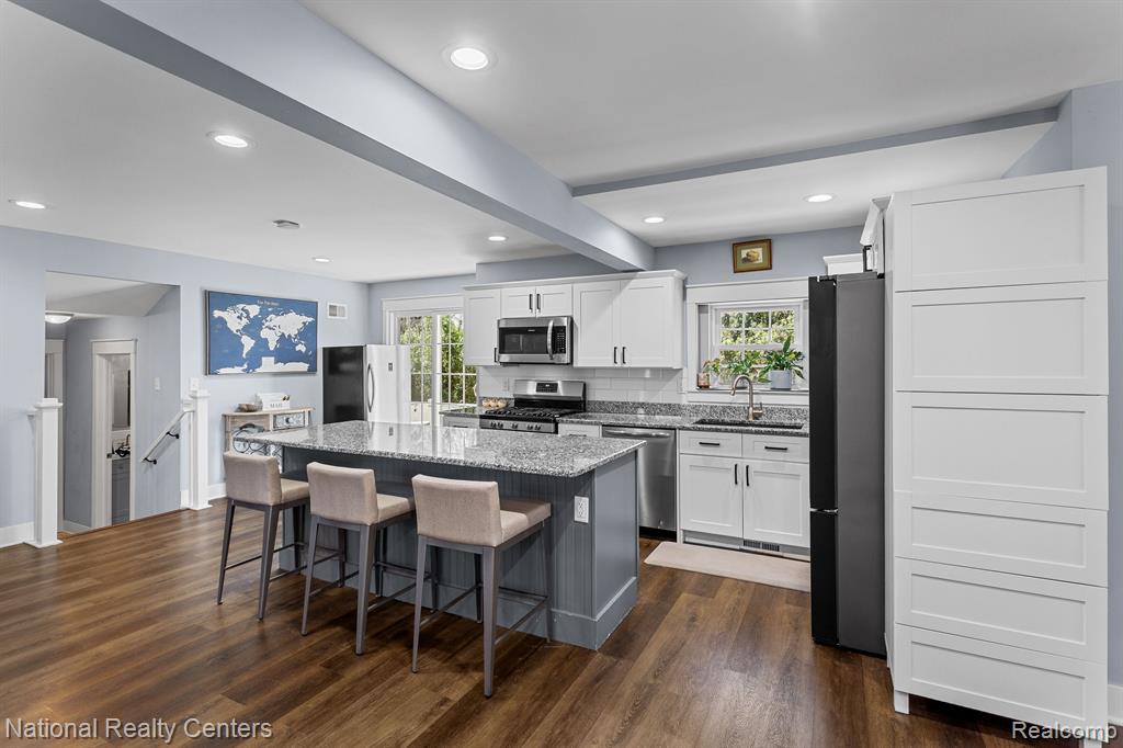 3706 Lakeview Boulevard, Orchard Lake Village, MI 48324 — Photo 6