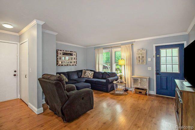 8696 Sargent Road, Fowlerville, MI 48836 — Photo 17