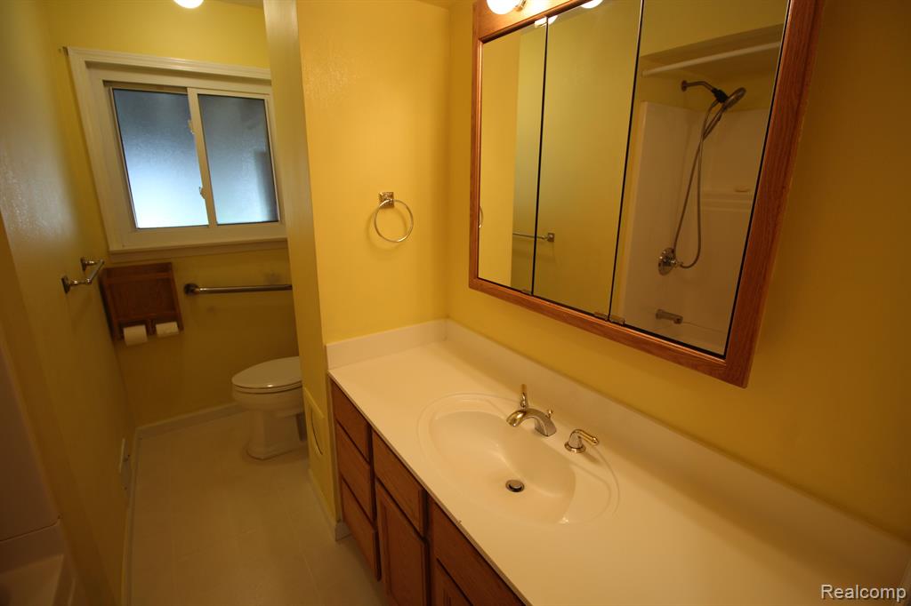 40803 FIRWOOD Street, Plymouth, MI 48170 — Photo 17