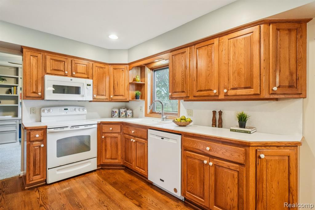 5372 Fieldcrest Drive, Shelby Twp, MI 48316 — Photo 12