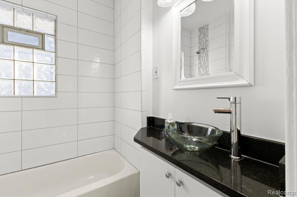 508 E Hudson Avenue, Royal Oak, MI 48067 — Photo 20