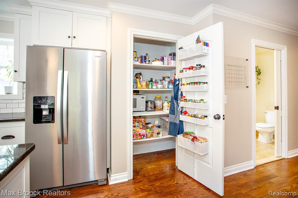 924 N Maple Avenue, Royal Oak, MI 48067 — Photo 17