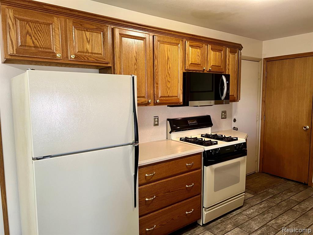 23619 STONEHENGE Boulevard, Novi, MI — Photo 4