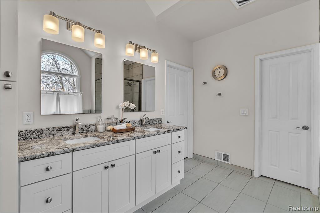 4788 WINDSWEPT Drive, Milford, MI 48380 — Photo 29