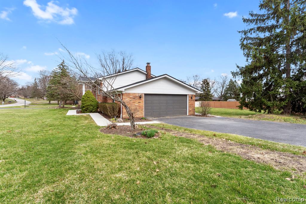 36445 Quakertown Lane, Farmington, MI 48331 — Photo 27