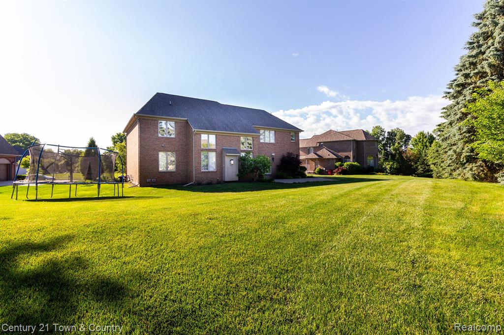 54152 Deer Ridge Court, Rochester, MI 48307 — Photo 59