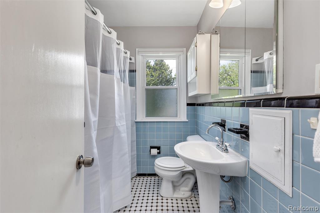 8123 McKinley, Center Line, MI 48015 — Photo 10