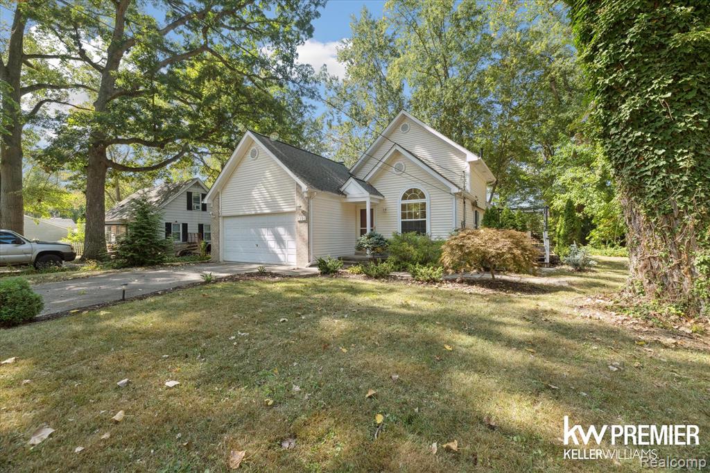 9301 Cardwell Street, Livonia, MI 48150 — Photo 3