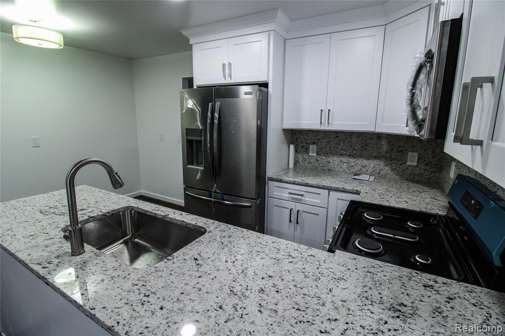 40159 William Drive, Sterling Heights, MI 48313 — Photo 11