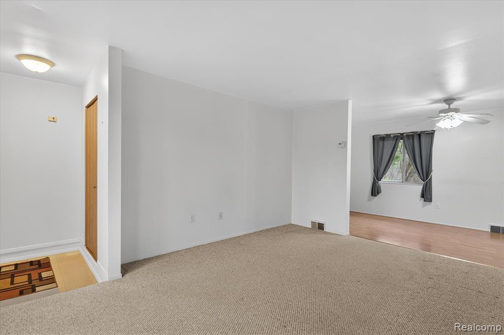 4739 Joan Lane, Pinckney, MI 48169 — Photo 8