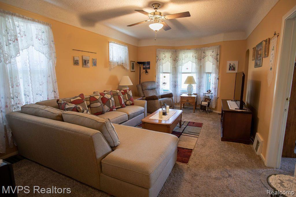40849 ROMEO PLANK Road, Clinton Twp, MI 48038 — Photo 4