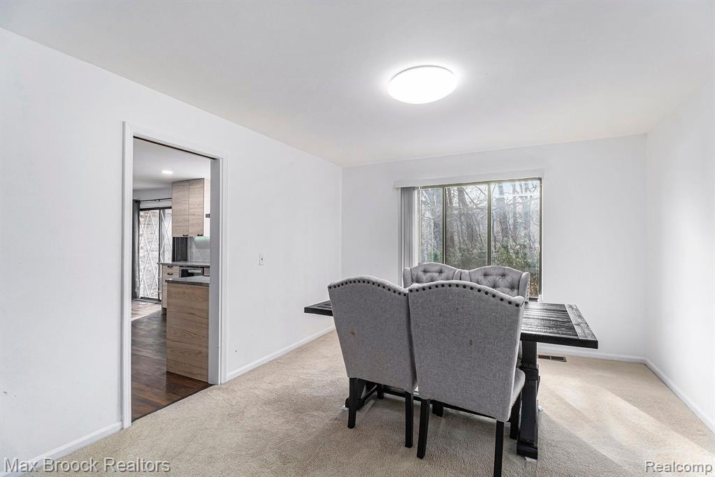 5962 CHERRY CREST Drive, West Bloomfield, MI — Photo 12