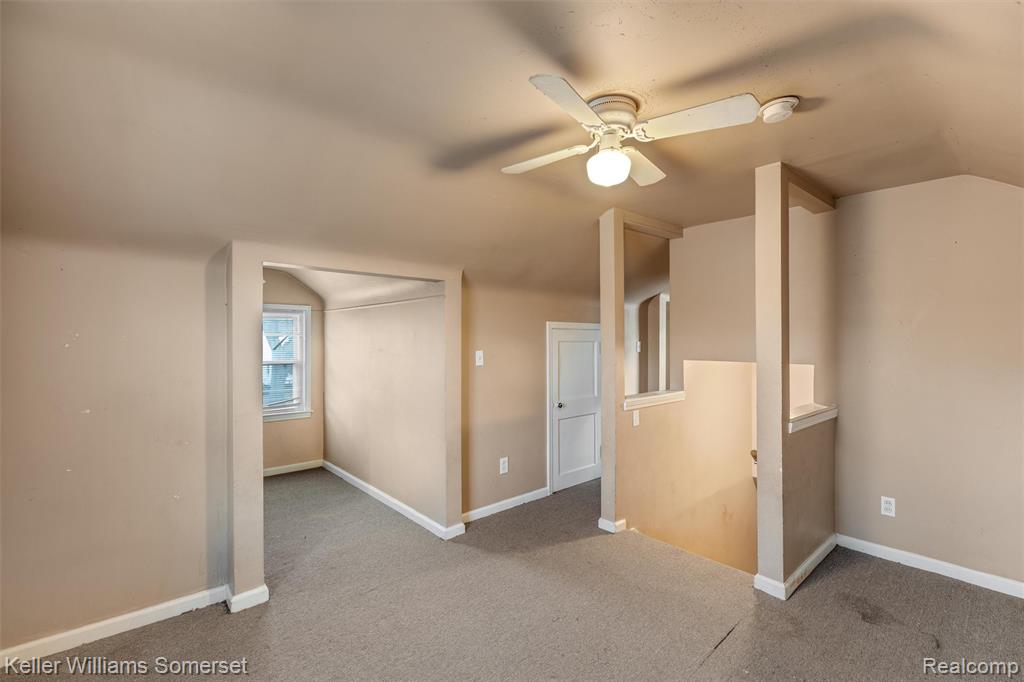 19239 Beaconsfield Street, Harper Woods, MI 48225 — Photo 16