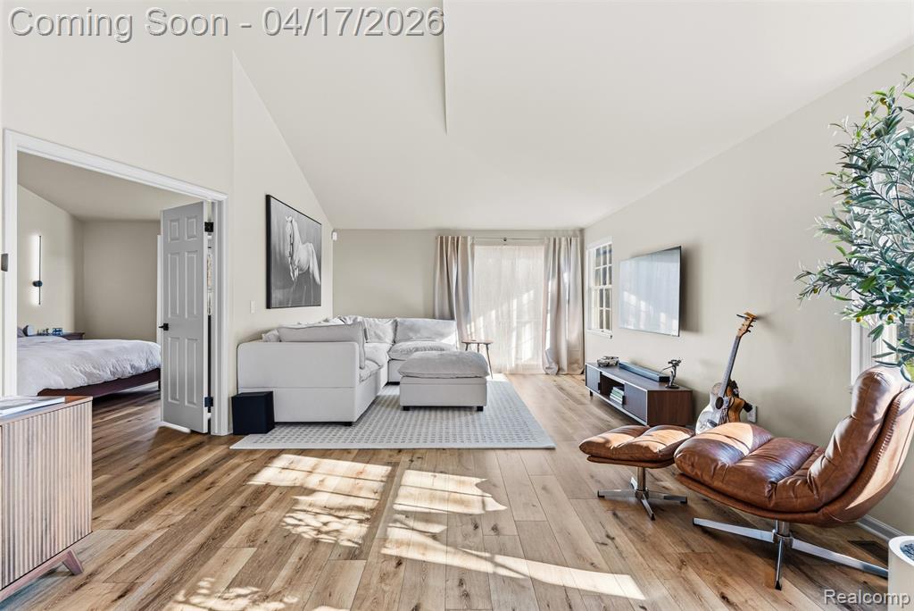 2270 Golden Pond, Fenton, MI, 48430