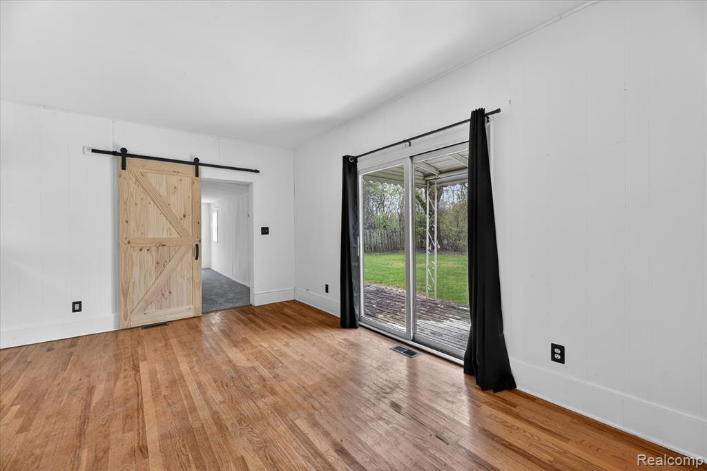 5300 Arnold Drive, Burton, MI 48509 — Photo 20