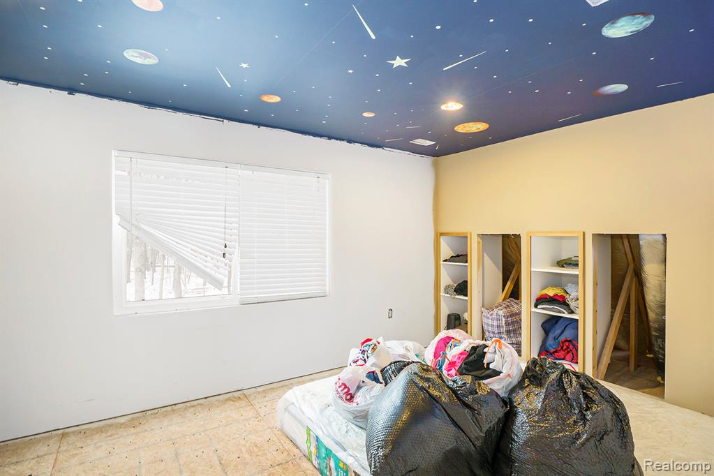4661 S SHERIDAN Road, Vassar, MI 48768 — Photo 4