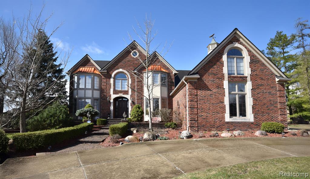5687 GREENHILL Drive, Troy, MI 48098 — front exterior