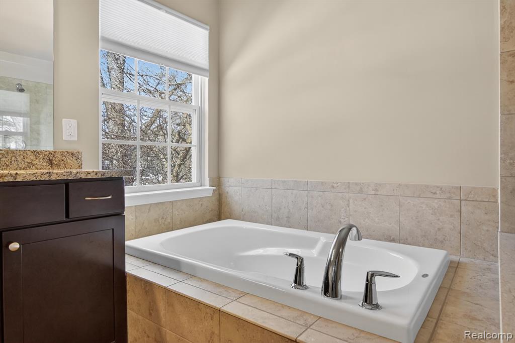 4241 Tonawanda Avenue, Royal Oak, MI 48073 — Photo 36