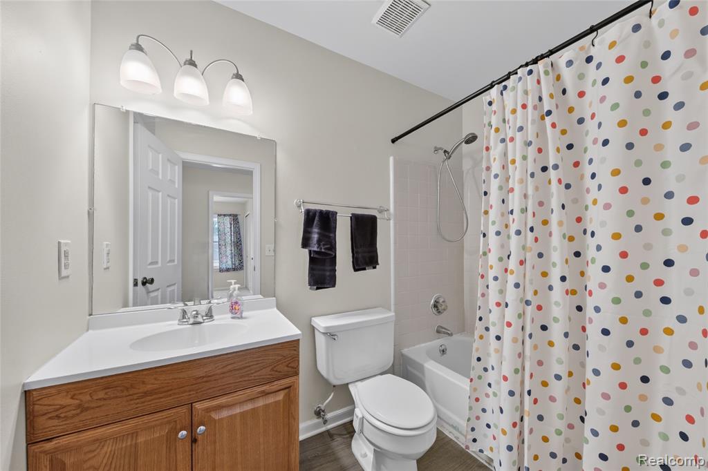 451 Lansdowne Drive, Westland, MI — Photo 20