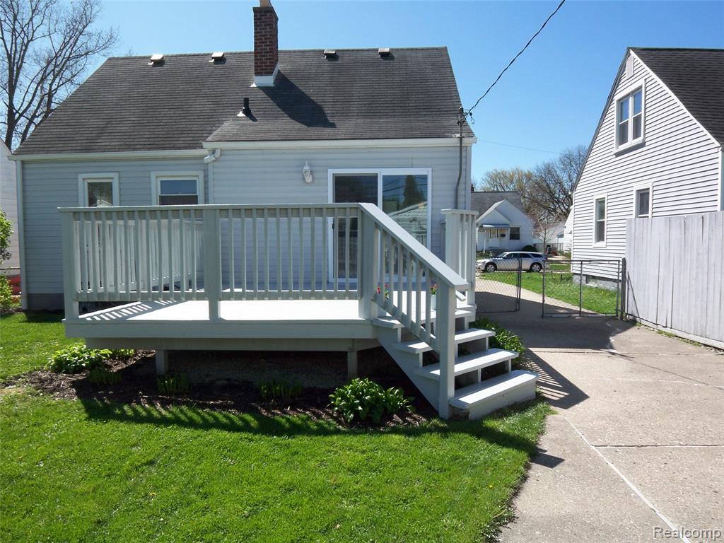8269 Sterling, Center Line, MI 48015 — Photo 42