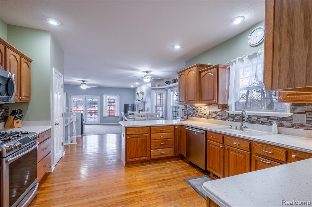 4204 Pavilion Court, Fenton, MI 48430 — Photo 17