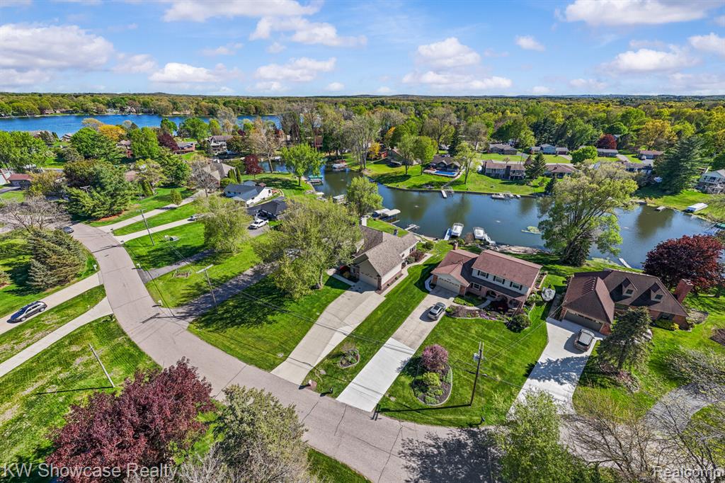 3348 Kingsway Drive, Highland, MI 48356 — Photo 5