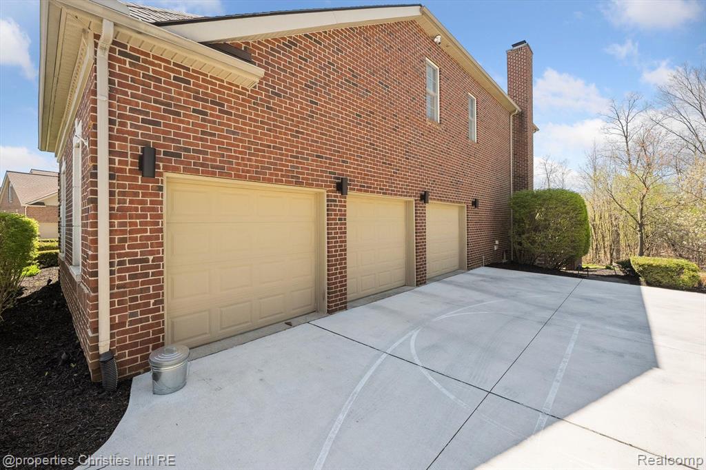 45933 TOURNAMENT Drive, Northville, MI 48168 — Photo 65