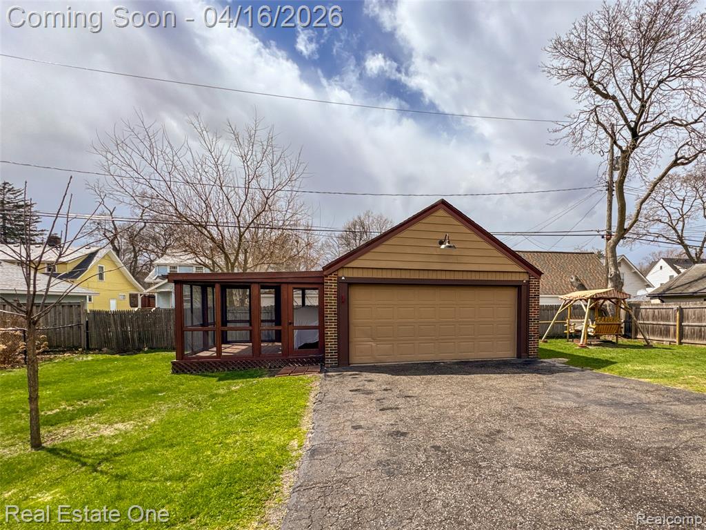 486 W Iroquois Road, Pontiac, MI 48341 — Photo 46
